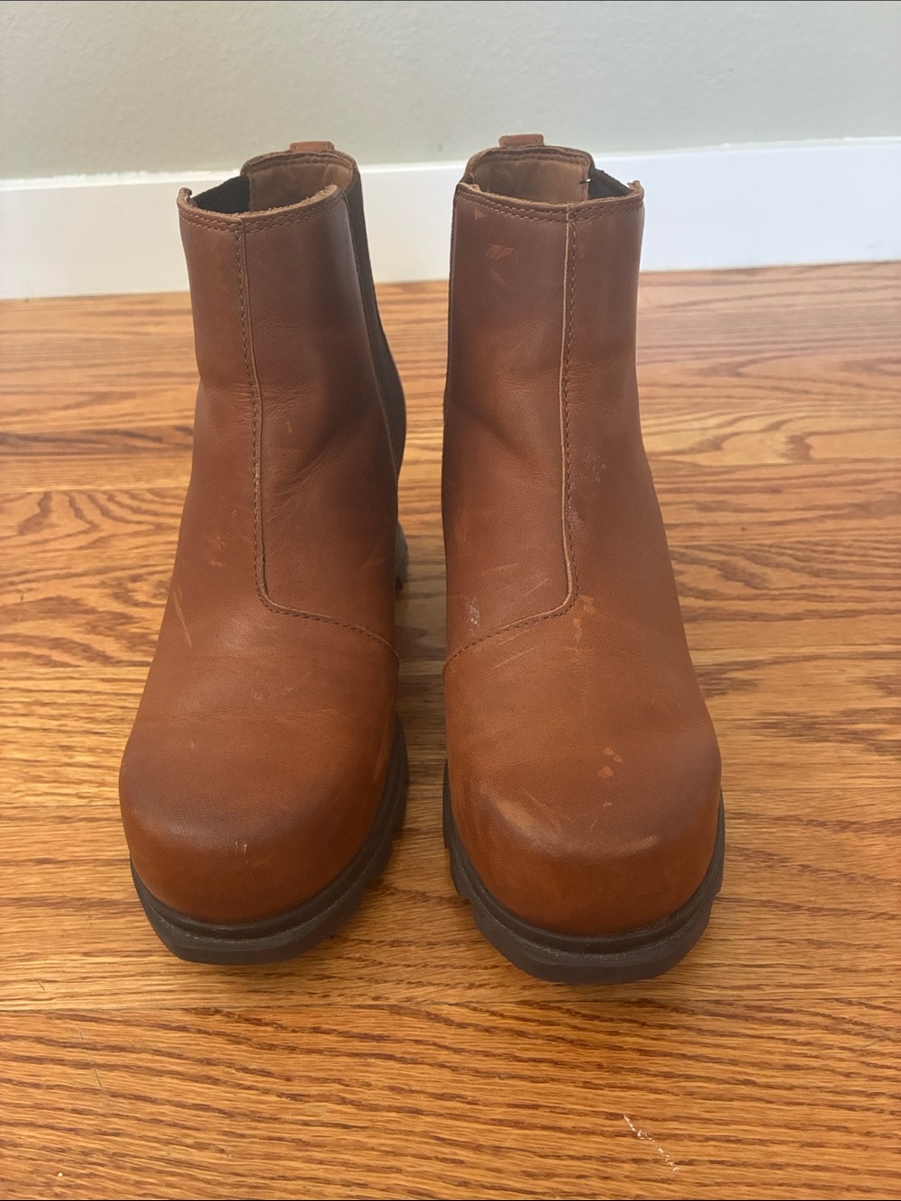 Sorel women’s Brown Chelsea Work Boots - Classic Slip-On Style size 7.5